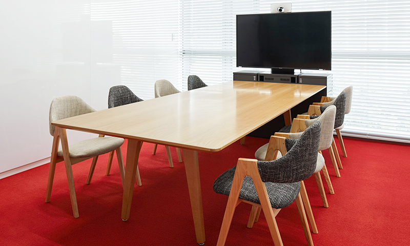 Guest meeting rooms featuring furnishings from Rakuten Ichiba