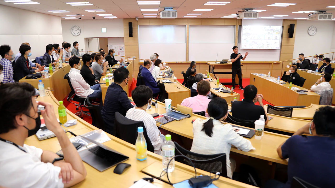 Rakuten Hosts First In-person Leadership Summit in Three Years